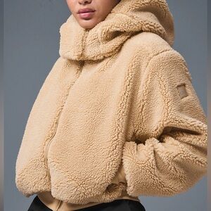 Alo yoga foxy Sherpa jacket full zip in camel tan size xs